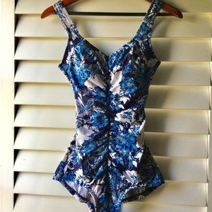 Porcelain print bathing suit